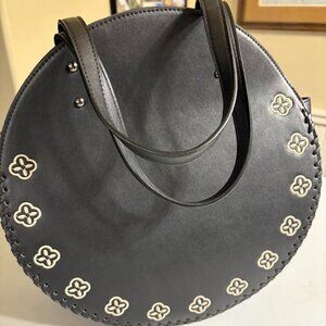 Circular Tote Bag – Black with White Flower Embroidery